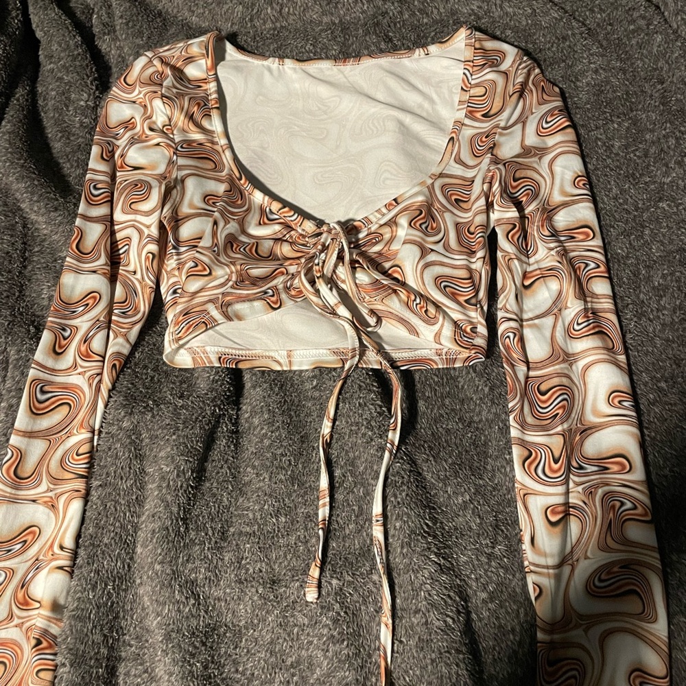 Long sleeve marble crop top